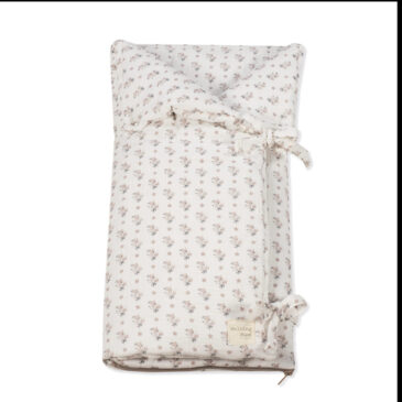 ARRULLO/MANTA BOTTON FLORES – WALKING MUM